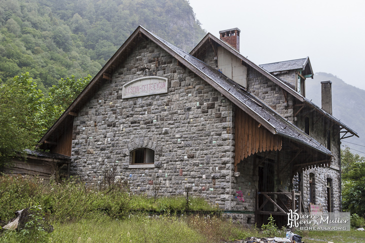 Ancienne gare Lescun-Cette-Eygun abritant l'association la goutte d'eau depuis 1984