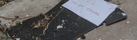 ...Affiche de danger annonçant un exercice de tir en cours au centre du GIGN....