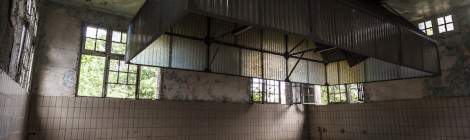 ...Ancienne salle des cuisines dans le village abandonné du GIGN....