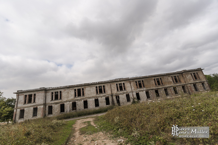 Bâtiment d'entraînement du GIGN en ruine