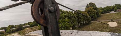 ...Une grande tyrolienne sert pour l’entraînement des gendarmes du GIGN lors de l’exercice du parcours du combattant....