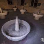 Salle des lavabos ronds au monastère de Mechelen