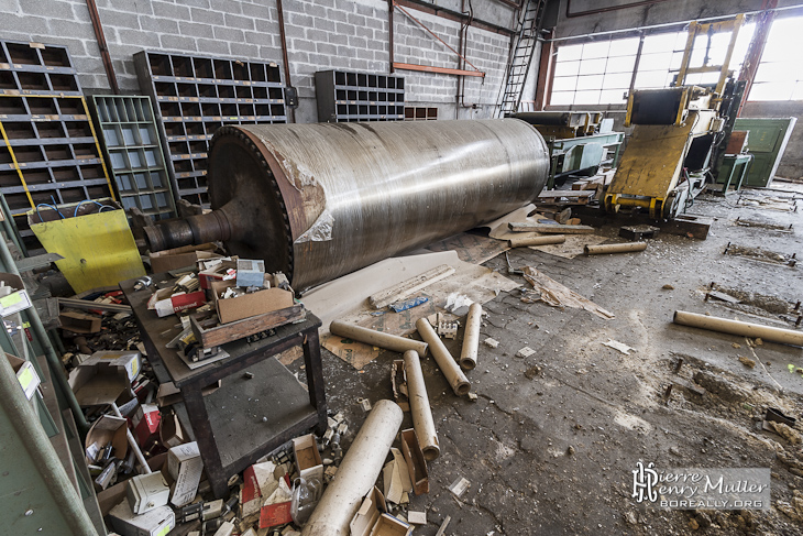 Cylindre de presse chauffée à la papeterie Darblay à Corbeille Essonnes