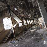 Perspective de fenêtres et colonnes dans un bâtiment de la papeterie Darblayfenêtres