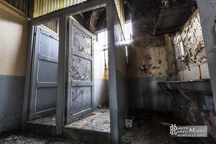 Sanitaire du personnel à la papeterie Darblay à Corbeil Essonnes