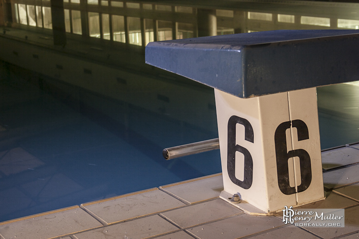 Plongeoir numéro 6 de la piscine Keller à Paris