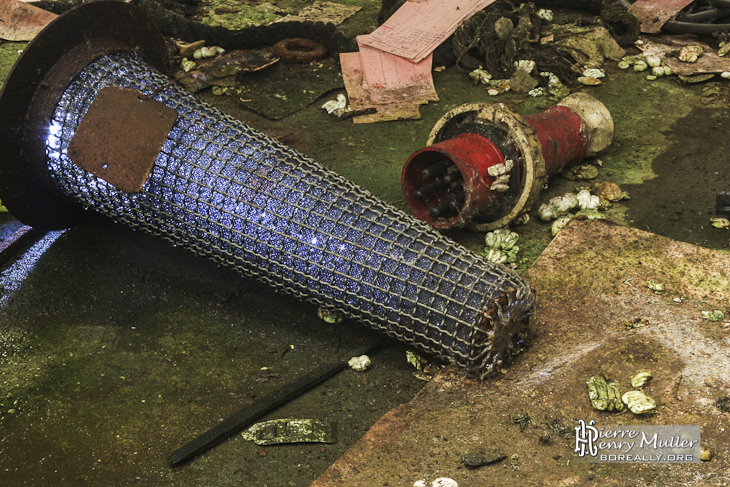 Filtre métallique de grande taille à l'usine SAFEA