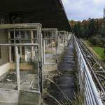 Vue des séparations des balcons du sanatorium du Vexin