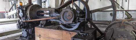 ...Machine à vapeur fournissant l’énergie nécessaire pour les machines de la Brasserie Stella Artois de Leuven grâce au volant de transmission par courroie....