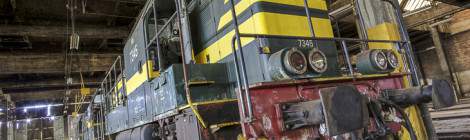 ...Locomotive 7345 de type 73 au dépôt de trains abandonnés de Charleroi....