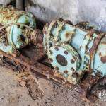 Moteurs électriques rouillés dans la friche Béatex
