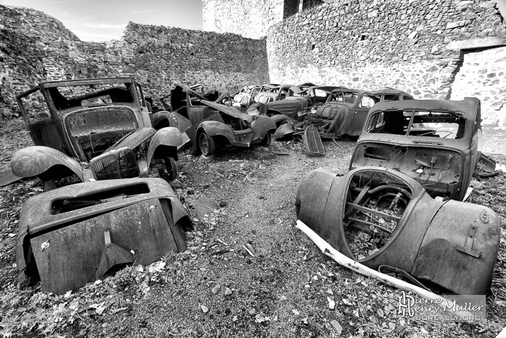 Epaves de voitures d'Oradour sur Glane