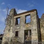 Façade en ruine de maison à Oradour sur Glane