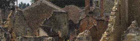 ...Murs des ruines du village martyr d&rsquo;Oradour...
