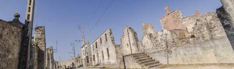...Rue principale du village martyr d&rsquo;Oradour sur Glane...