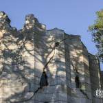 Détails de la découpe de la colonne détruite au désert de Retz à Chambourcy