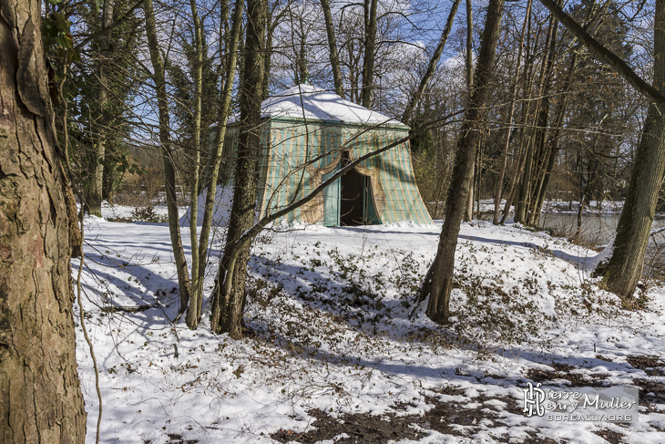 Tente Tartare au Désert de Retz sous la neige
