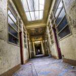 Couloir de l'angoisse de l'hôpital Richaud à Versailles en HDR