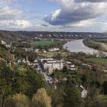 La Roche-Guyon depuis le sommet du coteau et vallée de la Seine