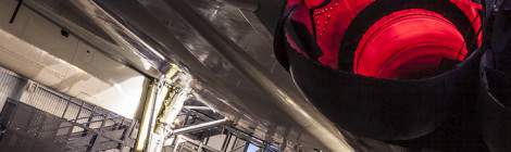 ...aper&ccedil;oit &agrave; l&rsquo;int&eacute;rieur du moteur permettant la r&eacute;gulation de pression des gaz et donc la pouss&eacute;e des moteurs notamment en supersonique. Enfin la partie ext&eacute;rieure des tuy&egrave;res appel&eacute;e tuy&egrave;res 28 form&eacute;e par deux coquilles mobiles permettent l&rsquo;inversion de pouss&eacute;e des moteurs pour le freinage apr&egrave;s l&rsquo;atterrissage. Les deux coquilles se referment jusqu&rsquo;&agrave; ce que leurs bords se touchent, for&ccedil;ant les gaz &agrave; s&rsquo;&eacute;chapper par le dessus et le dessous du moteu...