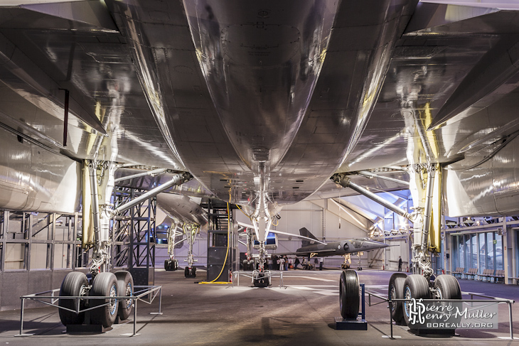 Dessous du Concorde Sierra Delta 213 F-BTSD au musée de l'air et espace
