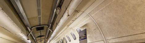 ...Les deux prototypes Concorde 001 et 002 avaient une trappe d’accès à l’arrière, sous le fuselage, comme sur la Caravelle. Au musée du Bourget cette trappe est exploitée pour faire monter les visiteurs....