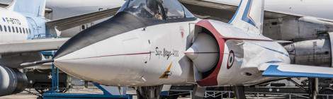 ...Ses dimensions impressionnantes font du Mirage 4000 un des plus gros chasseur français. Il servira à partir de 1987 comme plateforme de test des pour les premiers éléments du programme Rafale en attendant la construction du prototype Rafale A....