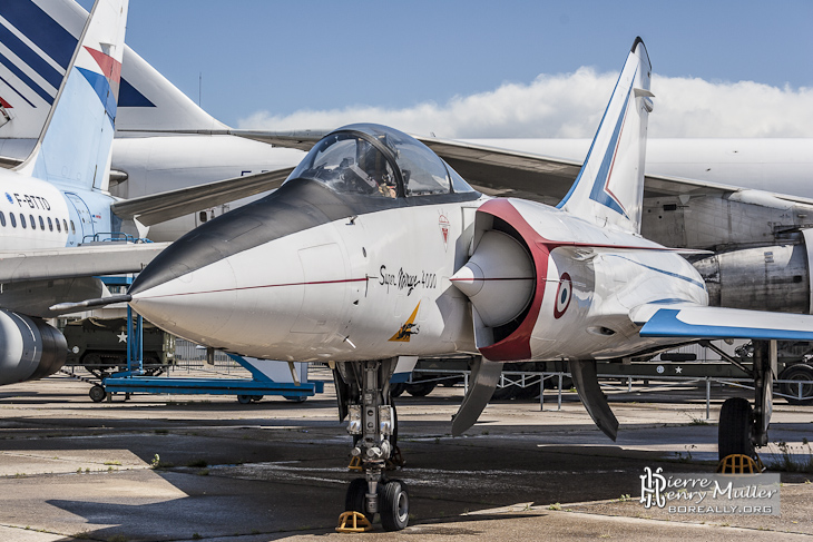Mirage 4000 de côté au musée du Bourget