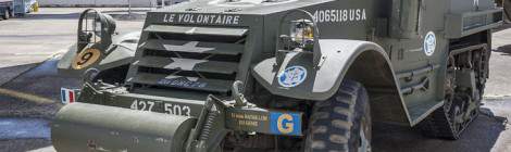 ...Blindé half track (mi pneu, mi chenille) M5 « Le Volontaire » présent à la cérémonie d’inauguration du hall de la seconde guerre mondiale du Bourget....