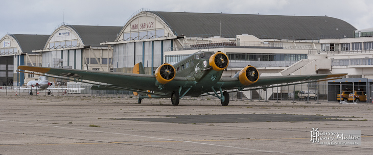 Junkers Ju 52 au roulage vers les installations du musée du Bourget