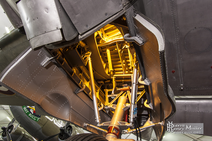 Mécanisme du train d'atterrissage du B26 Marauder au Bourget