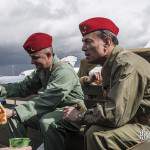 Membres de l'Escadron Historique sur une command car au Bourget