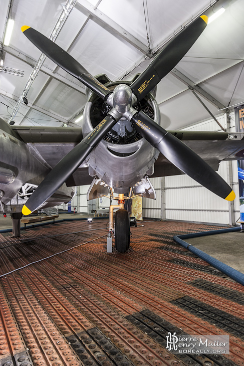 Nacelle moteur hélice et train d'atterrissage du B-26 Marauder