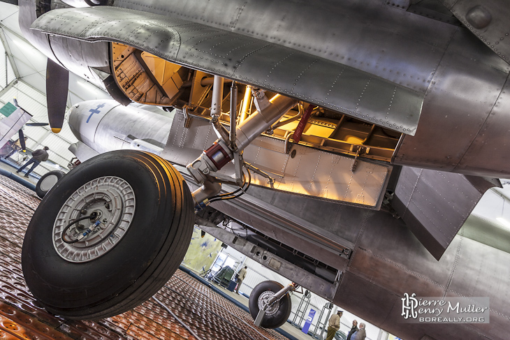 Train d'atterrissage babord du Martin B-26 Marauder