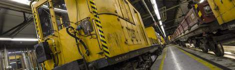 ...D&rsquo;anciennes motrices Sprague r&eacute;form&eacute;es ont &eacute;t&eacute; utilis&eacute; comme motrice pour les convois de chantier du m&eacute;tro parisien. Elle peuvent marcher de fa&ccedil;on autonome gr&acirc;ce &agrave; des batteries et permettent ainsi de couper l&rsquo;alimentation du troisi&egrave;me rail pour permettre au personnel de travailler en toute s&eacute;curit&eacute;....