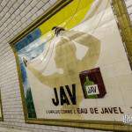 Publicité Jav eau de javel en faience dans le métro parisien