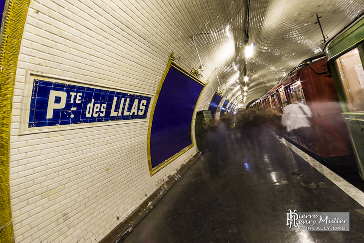 Quai de la station fantôme Porte des Lilas Cinéma à Paris