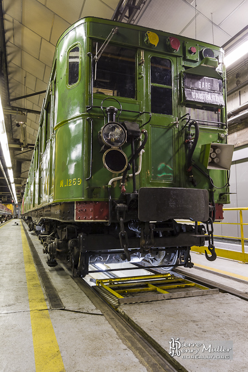 Sprague Thomson couleur verte dans les ateliers de la Villette de la RATP