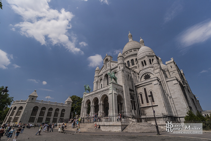 Basilique du Sacré-Cœur de Montmartre dans le 18ème arrondissement de Paris