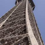 La Tour Eiffel entre le deuxième et le troisième étage