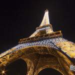 La Tour Eiffel de nuit illuminée avec ses guirlandes flash