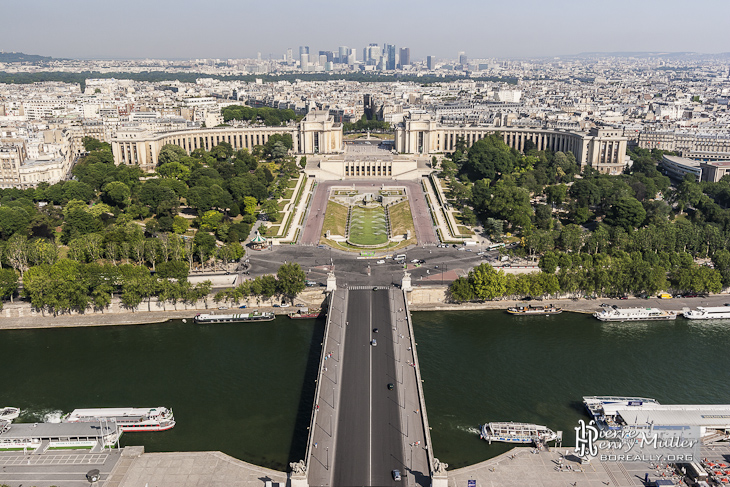 Le Trocadéro, l'ouest parisien et le quartier de la Défense vue depuis la Tour Eiffel