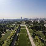 Vue sur le Champs de Mars et Paris depuis la Tour Eiffel