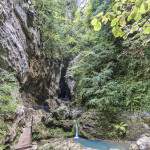 Entrée de la grotte au fond des Gorges de Kakuetta en TTHDR