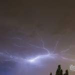 Orage et éclairs horizontaux au dessus de Paris