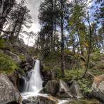 Pause longue d'une cascade en TTHDR en montagne