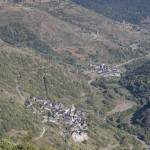 Vallée avec ses villages dans les Pyrénées en Espagne