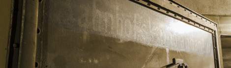 ...Les allemands qui ont utilisé le bunker de la Gare de l’Est ont marqué différentes inscription comme ici « bahnhofskommandantur » qui signifie « Commandement de la gare »...