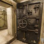 Porte blindée du bunker sous la Gare de l'Est à Paris