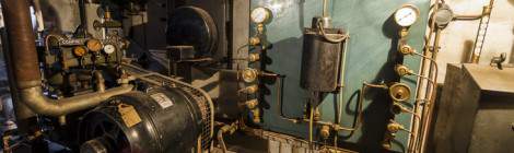 ...Salle de machinerie avec ses systèmes d’oxygénation du bunker...